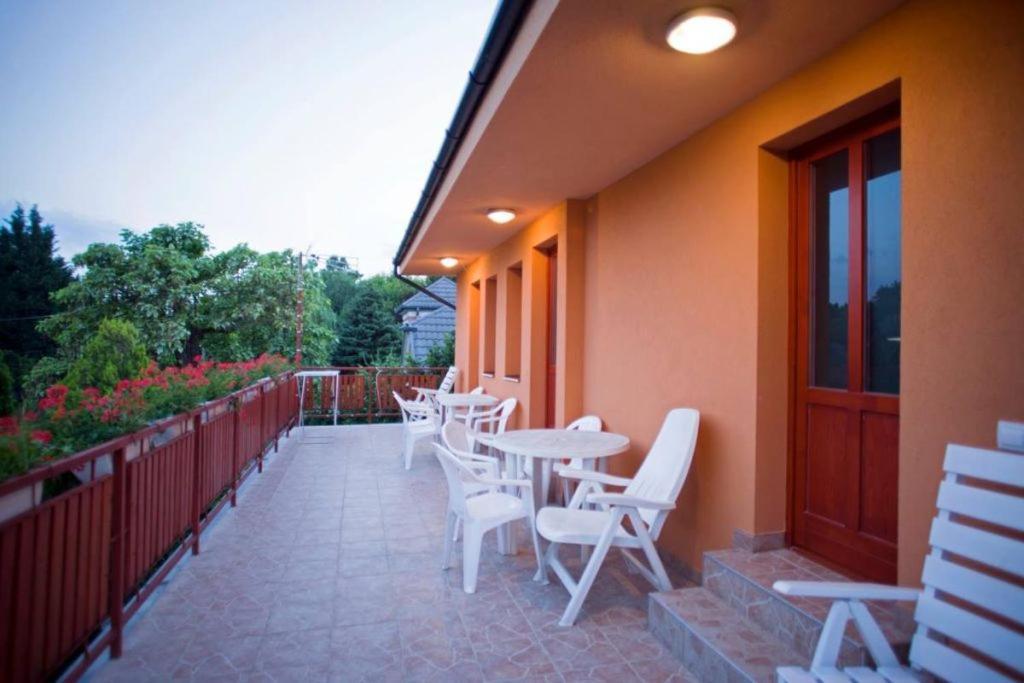 Sunshine Sh Apartmanhaz Apartment Zamárdi Екстериор снимка